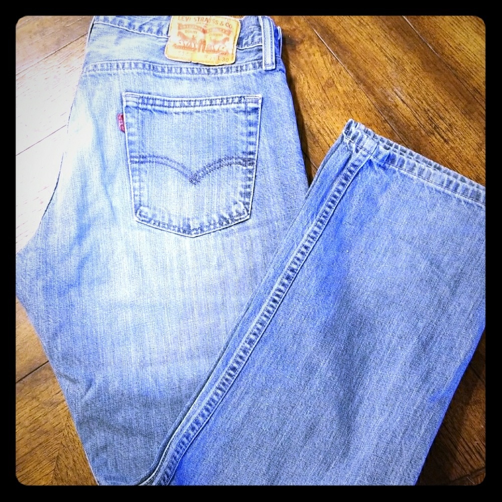 Young man/mens size 34x30 514 light denim Levis